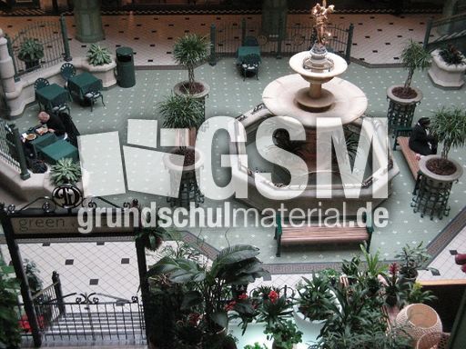 010 Washington DC, Georgetown Park.JPG